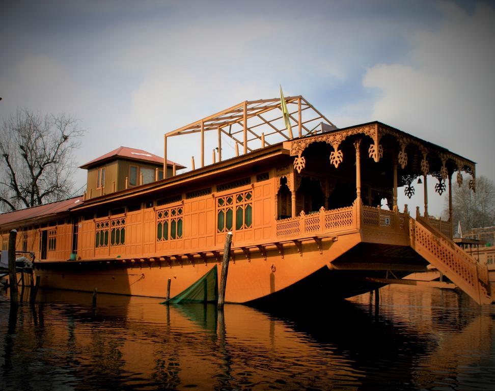Yadgaar Houseboats Ξενοδοχείο Σριναγκάρ Εξωτερικό φωτογραφία