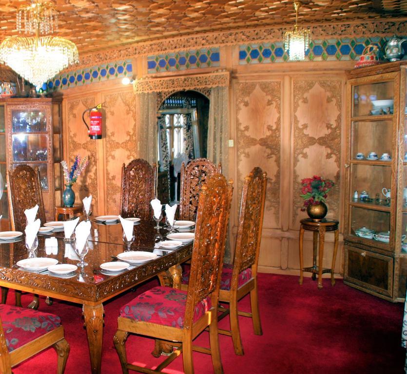 Yadgaar Houseboats Ξενοδοχείο Σριναγκάρ Εξωτερικό φωτογραφία