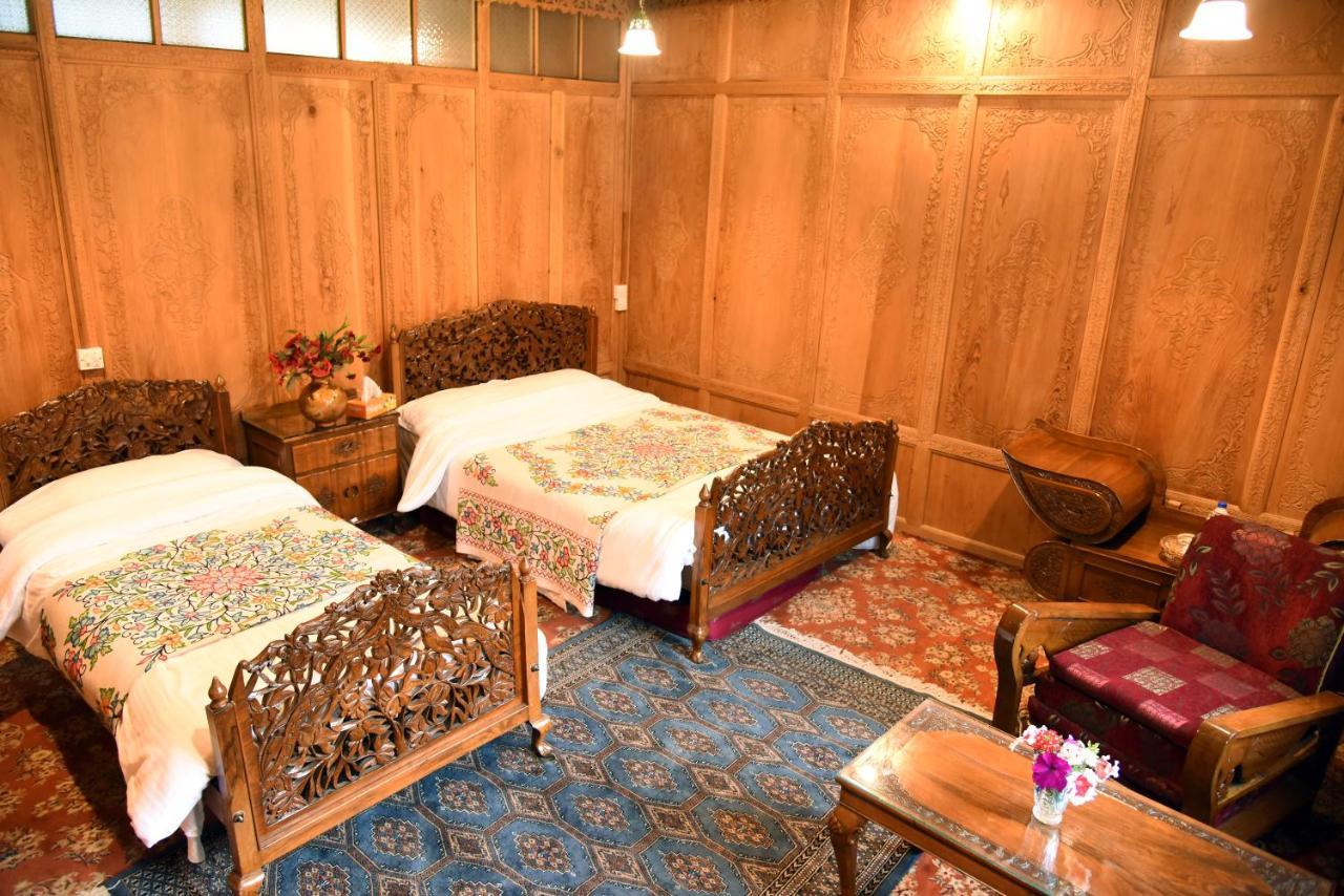 Yadgaar Houseboats Ξενοδοχείο Σριναγκάρ Εξωτερικό φωτογραφία