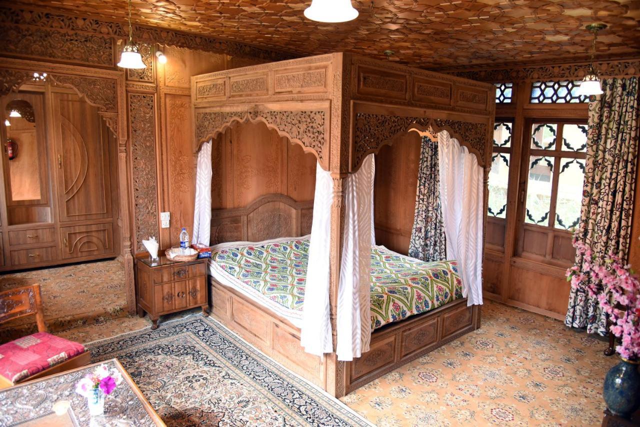 Yadgaar Houseboats Ξενοδοχείο Σριναγκάρ Εξωτερικό φωτογραφία